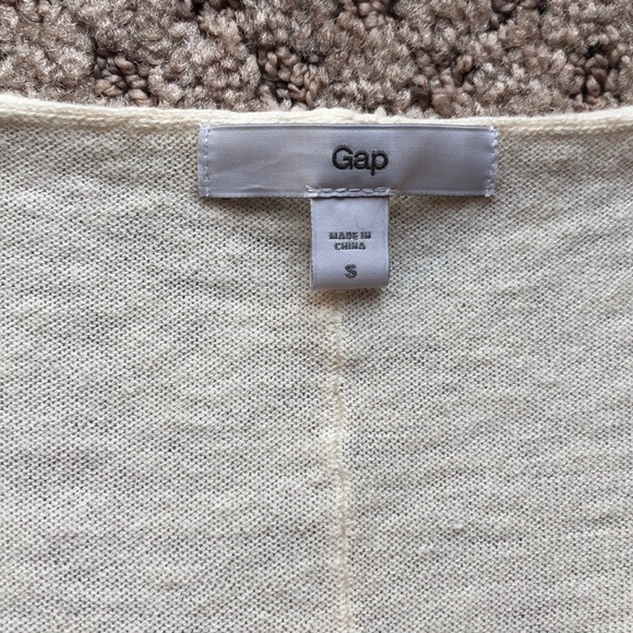 *FREE with purchase* Gap | lightweight sweater - Picture 7 of 11